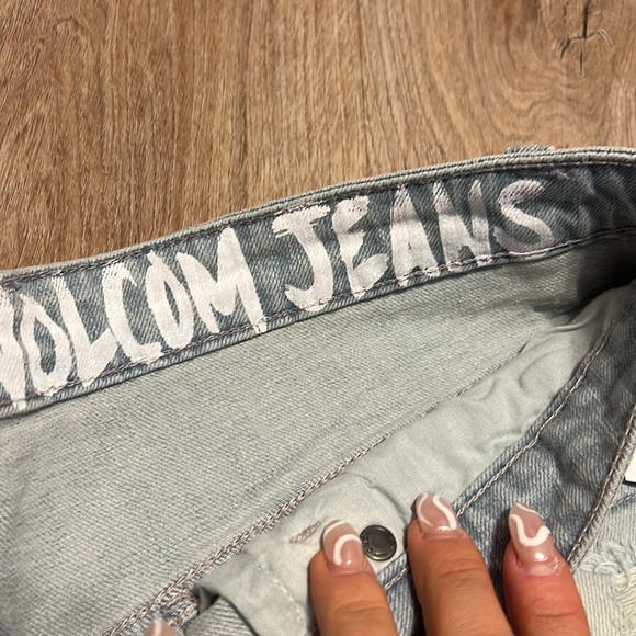 Volcom Women's 1991 Rolled Shorts Blue Drift Wash Shorts - Picture 9 of 12